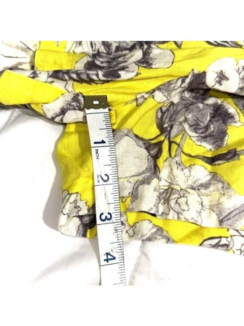 Kut From The Kloth Floral Yellow & Gray Linen-Blend Womens Shorts Size 2 - Picture 7 of 7